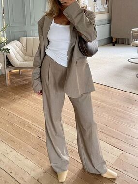 Djerf Avenue Favorite Pants in Oat